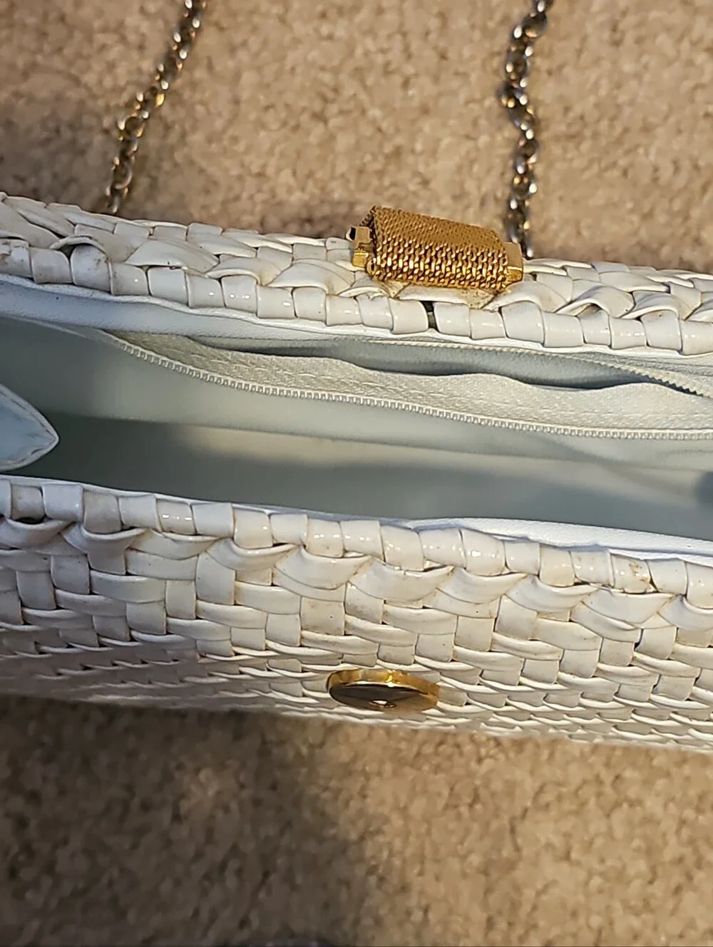 Vintage White Vinyl Clutch/purse W/metal Chain Strap